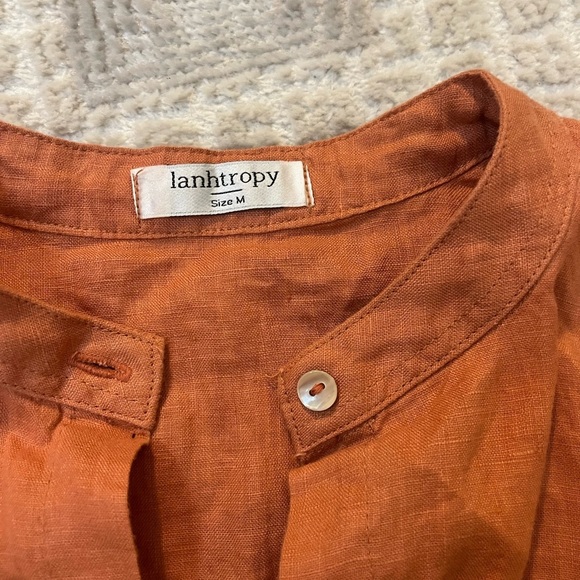 Lanhtropy Women's Rust Button-Up Top size Medium - Picture 3 of 3
